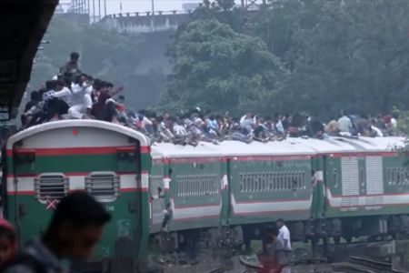ঈদযাত্রায় কমলাপুরে উপচেপড়া ভিড়