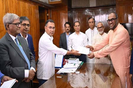পরিচ্ছন্নতাকর্মীদের জন্য প্রধানমন্ত্রীর ‘ঈদ