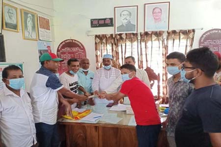 গোপালগঞ্জ কোটালীপাড়ায় ৪শত শিক্ষার্থী পেল ঈদ উপহার
