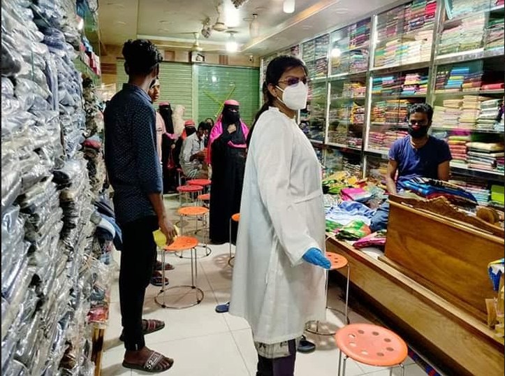 নবীগঞ্জে সরকারের স্বাস্থ্যবিধি অমান্য করায় ক্রেতা-বিক্রেতাকে ভ্রাম্যমান আদালতের জরিমানা