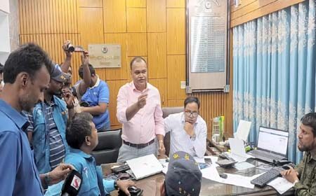 নির্বাচন অফিসে দুদকের অভিযান