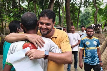 মানুষের কাছে ইমদাদের ছুটে চলা, বেনাপোলের নামাজগ্রাম-দুর্গাপুরে ফের গণসংযোগ