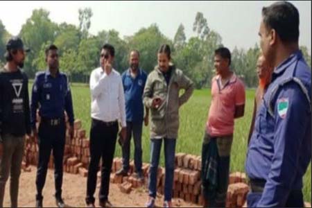 শ্যামনগরে ভ্রাম্যমান আদালতে তিন ইটভাটা মালিককে চল্লিশ হাজার টাকা জরিমানা