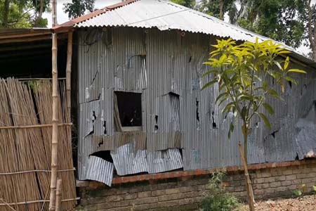 পরাজিত চেয়ারম্যান প্রার্থীর বাড়িঘরে হামলা-ভাংচুর