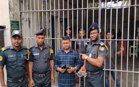গোয়েন্দা সংস্থার ভুয়া সদস্য