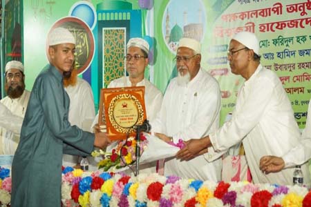 বিশ্বে নবীজী (সা.)-এর অনুপম আদর্শ অনুকরণ করে সাম্প্রদায়িক সম্প্রীতি বজায় রাখা সম্ভব -ধর্ম প্রতিমন্ত্রী