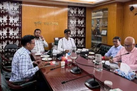 হাওড়াঞ্চলের ধান যথাসময়ে কাটার জন্য সর্বাত্মক ব্যবস্থা নেওয়া হয়েছে - কৃষিমন্ত্রী