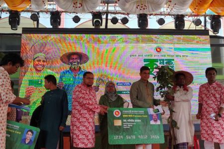 পঞ্চগড়ে কৃষক কার্ড পেলেন ৩৫৫৪ জন