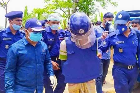 মাকে নিয়ে বাবাকে হত্যা