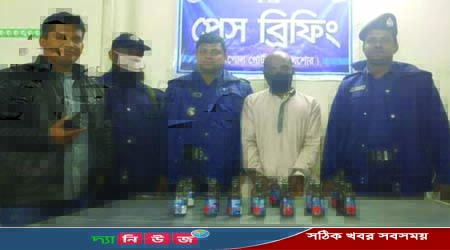 বেনাপোলে ফেনসিডিলসহ এক মাদক ব্যবসায়ী আটক