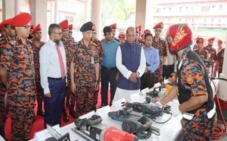 ত্রাণ প্রতিমন্ত্রীর ফায়ার সার্ভিস সদর দপ্তর পরিদর্শন