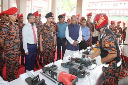 দুর্যোগ ব্যবস্থাপনা ও ত্রাণ প্রতিমন্ত্রীর ফায়ার সার্ভিস সদর দপ্তর পরিদর্শন