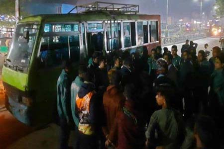 বাসে আগুন