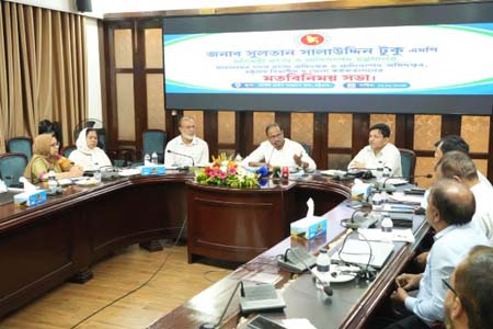উৎপাদন বাড়াতে মাঠপর্যায়ে কার্যক্রম জোরদারের নির্দেশ মৎস্য ও প্রাণিসম্পদ প্রতিমন্ত্রীর