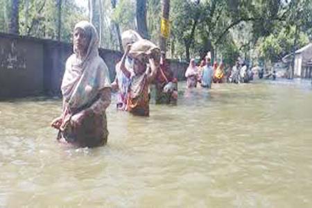বগুড়ায় বন্যায় সুপেয় পানি সংকট