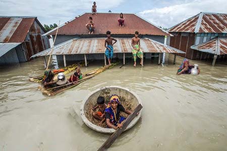 প্রবল বন্যায় মৃত্যু