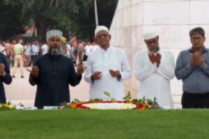 জিয়াউর রহমান ও খালেদা জিয়ার সমাধিতে নবনির্বাচিত রাষ্ট্রপতির শ্রদ্ধা