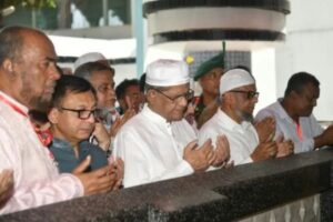 সিলেটে হযরত শাহজালাল (রহ.)-এর মাজার জিয়ারত করলেন রাষ্ট্রপতি