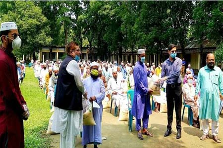 পঞ্চগড়ে ইমাম-মুয়াজ্জিনদের খাদ্য সহায়তা প্রদান