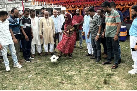কালীগঞ্জে জেলা প্রশাসক ফুটবল টুর্নামেন্ট ২০২৬ উদ্বোধন