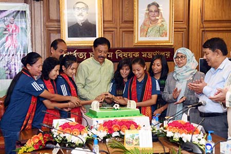 ফুটবল একাডেমী গড়ে তোলার আহ্বান