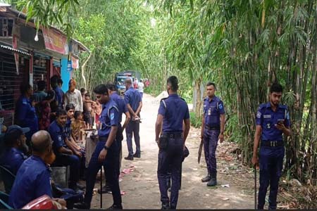 দুই পক্ষের সংঘর্ষে আহত ২০, চারটি বাড়ি ভাঙচুর