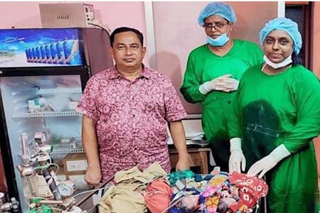 সন্তান জন্মদিলেন