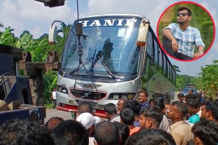 গৌরনদীতে যাত্রীবাহী বাসের চাপায় কাতার প্রবাসী নিহত