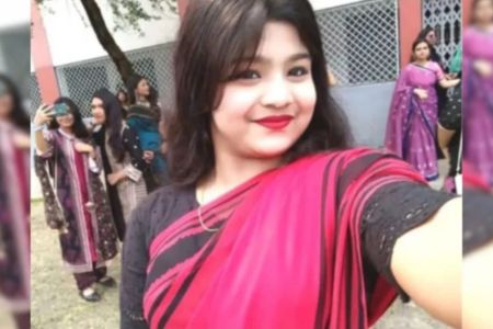মেয়েকে চিরতরে চুপ করালেন