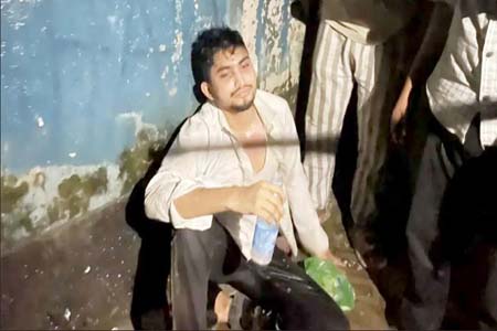 বরিশালে বহিস্কৃত সমন্বয়ক মারজুক আবদুল্লাহকে গণধোলাই