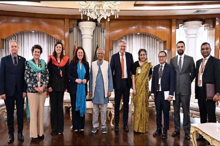 প্রধান উপদেষ্টার সাথে নেদারল্যান্ডসের ভাইস মিনিস্টার এর সাক্ষাৎ