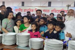 কৃতি শিক্ষার্থী ও খেলোয়াড়দের অভিভাবক তারেক রহমান -এমপি খোকন তালুকদার