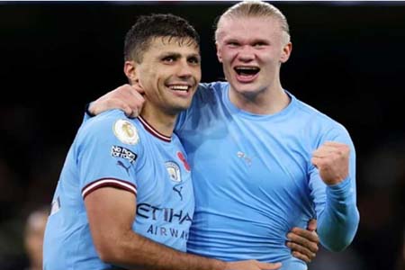 আজ তা কড়ায় গণ্ডায় বুঝিয়ে দিলেন শিষ্য হলান্ড ও তিজানী রেইন্ডার্সরা