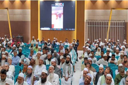 মাতাপিতার মতো হজযাত্রীদের খেদমত