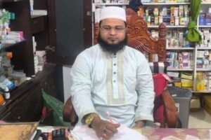 ঝিকরগাছায় রোগীর কথা শুনে চিকিৎসা পরামর্শ, আস্থা অর্জনে আন্তরিকতার ছোঁয়া, রোগীর পাশে হাকিম আলম