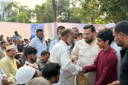 তৃণমূলে ঈদের আনন্দ ছড়ালেন ভূমি প্রতিমন্ত্রী ব্যারিস্টার মীর হেলাল: শান্তি, সাম্য ও সম্প্রীতির হাটহাজারী গড়ার অঙ্গীকার