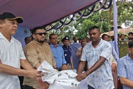 বন্যায় ক্ষতিগ্রস্তদের পুনর্বাসন