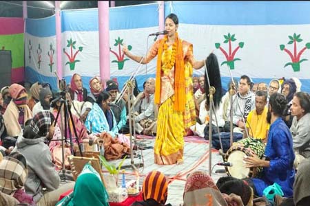  কোটালীপাড়ায় ঐতিহ্যবাহী রামায়ণ গান অনুষ্ঠিত