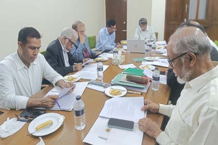 বিশেষজ্ঞদের সাথে পুনরায় সভা