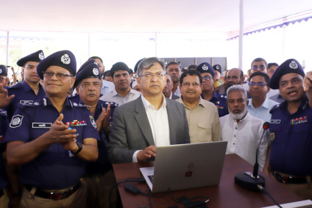 মহাসড়ক ব্যবস্থাপনায় এআই যুগের সূচনা: স্বয়ংক্রিয় ‘অটো ফাইন সিস্টেম’ উদ্বোধন