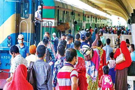 টানা পাঁচ দিনের ছুটি, ঢাকা ছাড়ছেন হাজারো মানুষ; বাসভাড়ায় বাড়তি আদায়ের অভিযোগ