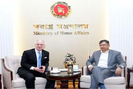 স্বরাষ্ট্রমন্ত্রীর সাথে সুইজারল্যান্ডের রাষ্ট্রদূতের সাক্ষাৎ