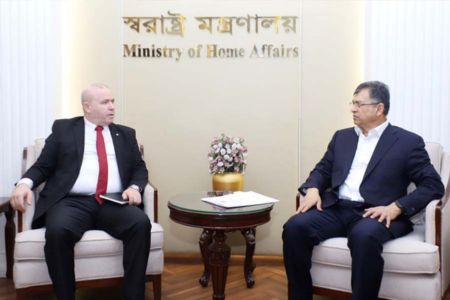স্বরাষ্ট্রমন্ত্রীর সাথে আলজেরিয়ার রাষ্ট্রদূতের বৈঠক