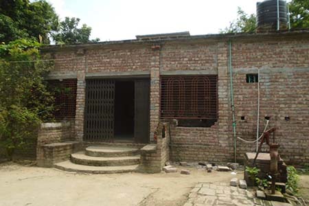 মধুখালীতে গভীর রাতে এক বাড়ীতে ডাকাতি