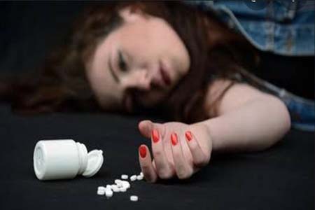 বিষপানে প্রাণ দিলেন গৃহবধূ