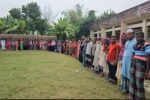 কালিকাপুরে ভোটকেন্দ্রের দাবিতে এলাকাবাসীর মানববন্ধন​