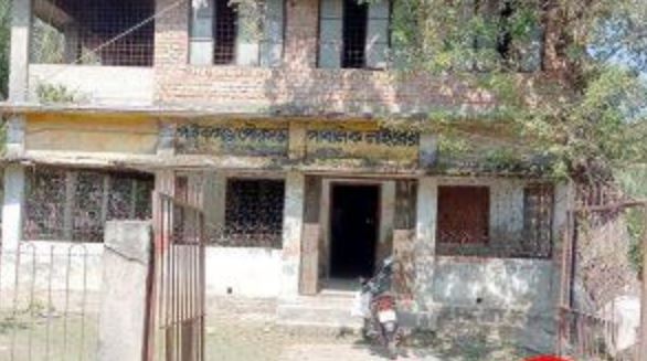 পাইকগাছার পাবলিক লাইব্রেরী ও যাদুঘরের করুণ দশা