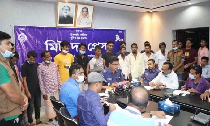 চৌমুহনীতে পূজা মন্ডপে হামলার ঘটনায় ১৩ জন গ্রেফতার