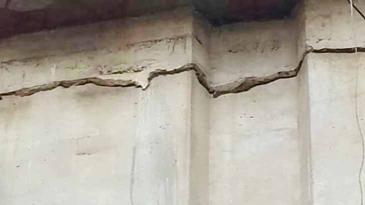 চট্টগ্রাম বহদ্দারহাট ফ্লাইওভারের একটি পিলারে ফাটল