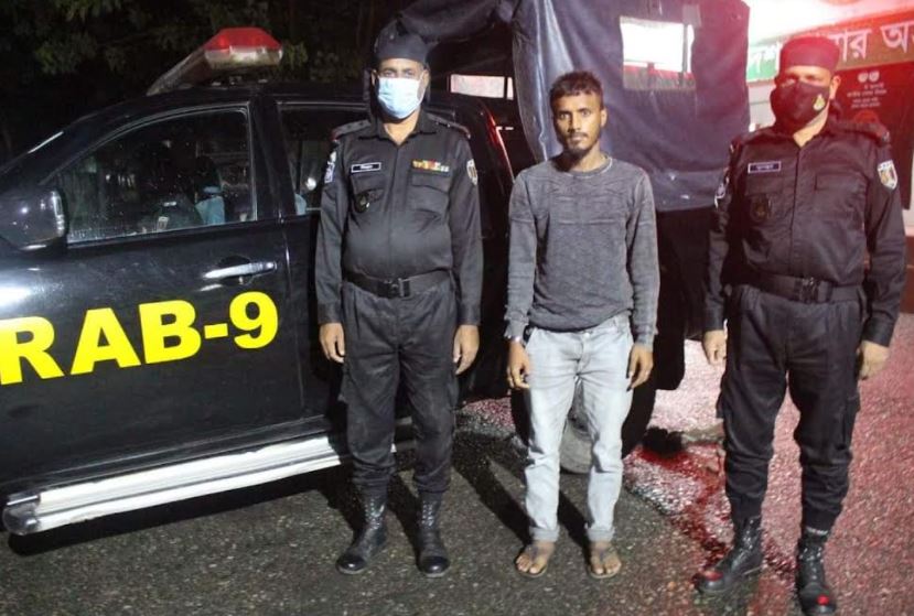 ২৪ কেজি গাঁজাসহ মাদক ব্যবসায়ীকে গ্রেফতার করেছে র‍্যাব-৯